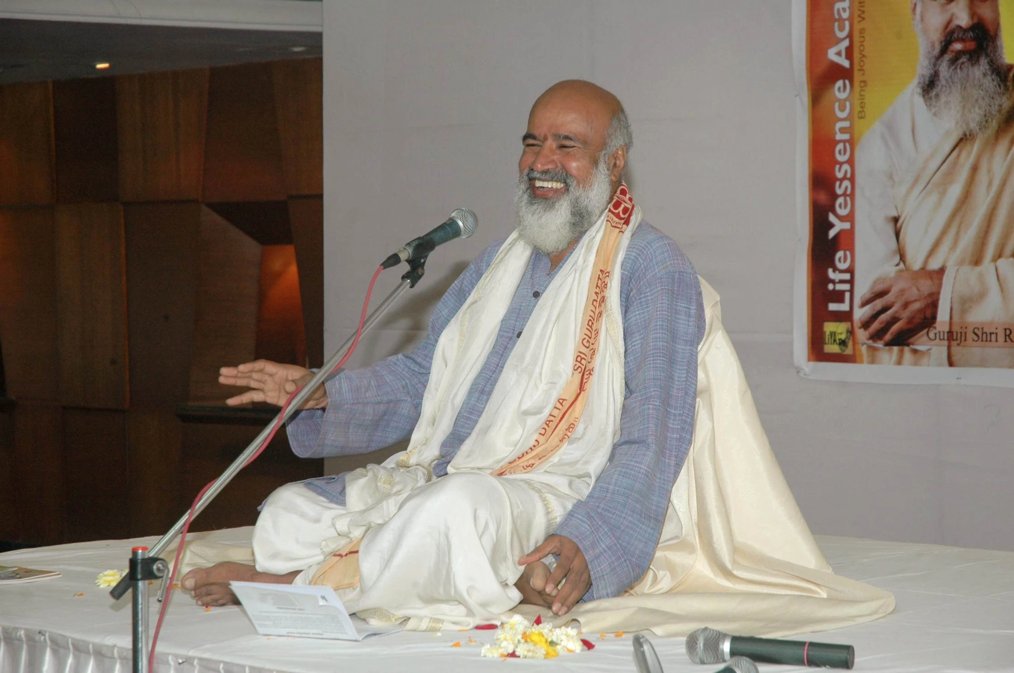 Guruji Rishi Prabhakar with garland